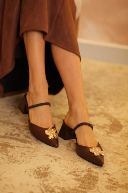 Heels Pearl Café